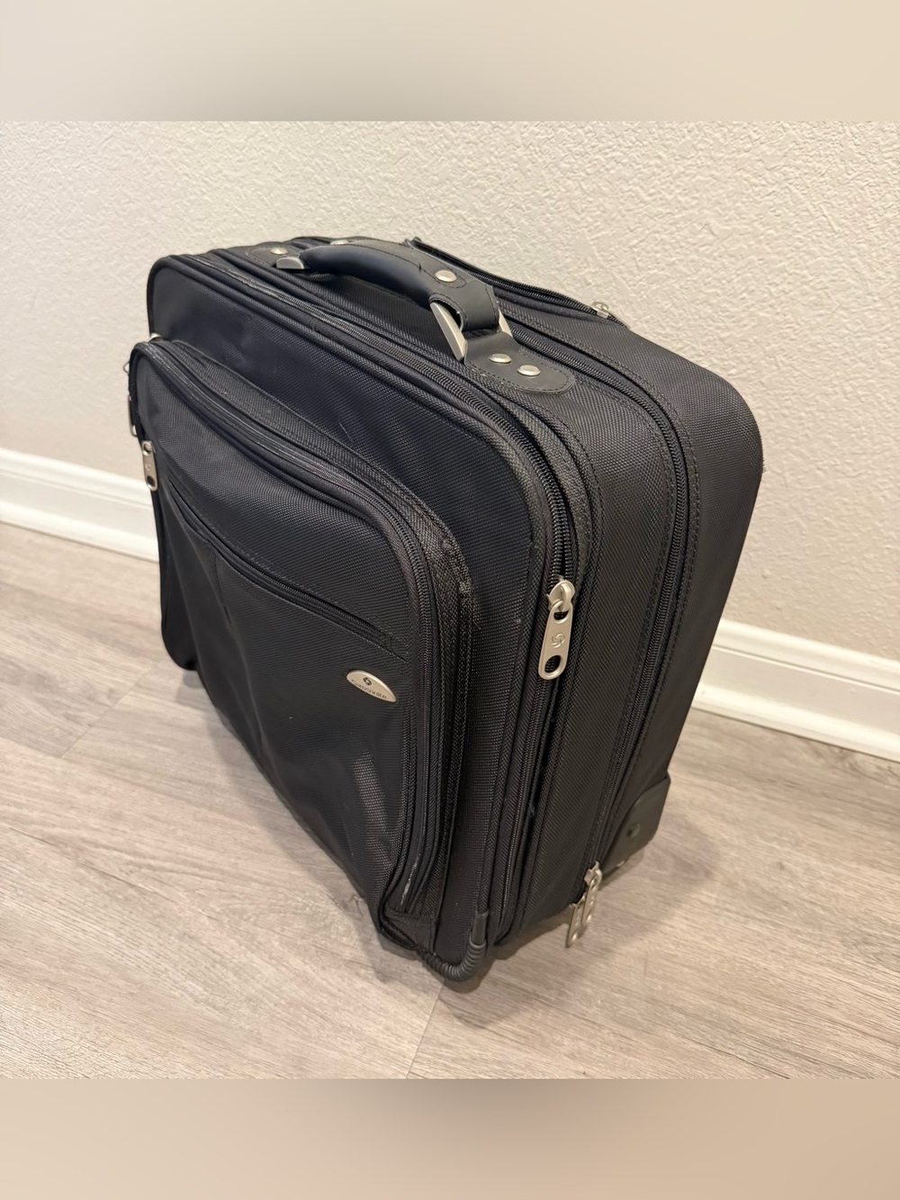 Samsonite Business Black business & Travel Carry On Laptop Suitcase Roller bag
